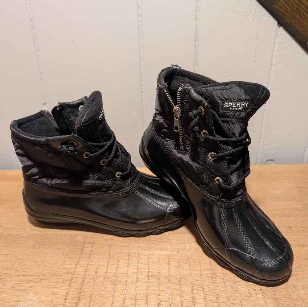Women's Size 10 Sperry Quilted Duck Boots